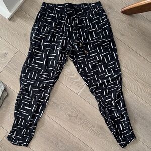 Old Navy Black and White Cropped Pants
